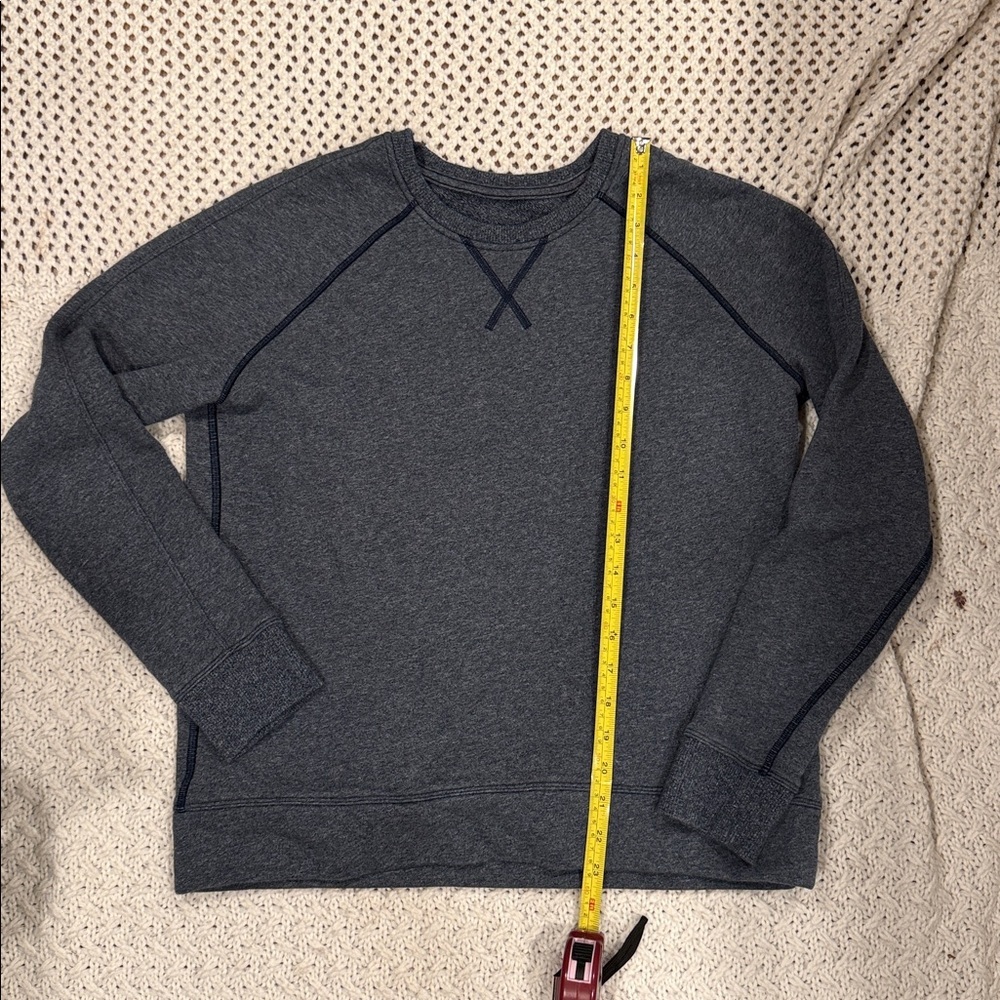 Lululemon Athletica Women’s Small Blue Crewneck Sweatshirt strechy - Picture 3 of 6